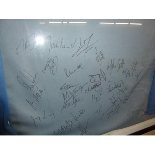 145 - England Rugby World Cup 2003 away shirt with team signatures, framed, 80cm x 90cm
