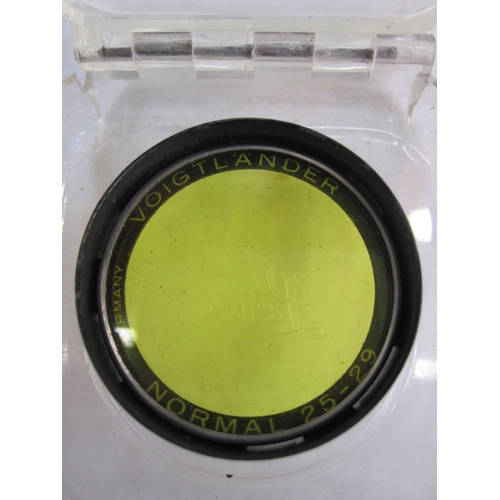 121 - Leica M2-995 442 rangefinder camera, a Summaron lens serial number 1810648, an IROOA lens hood, in b... 