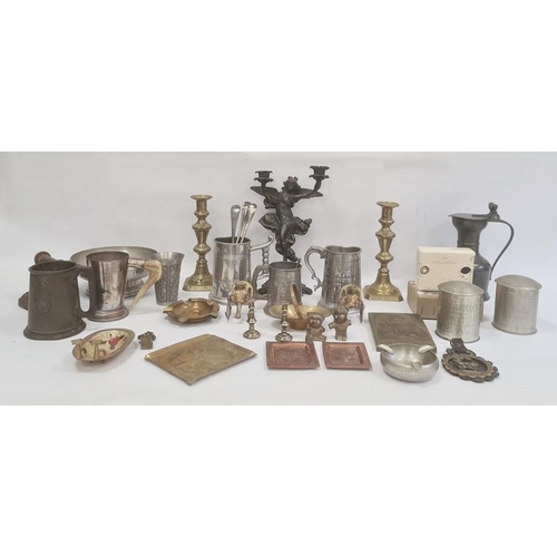 104 - Quantity of metalware to include pair brass table candlesticks, pewter tappit hen, pewter tankards, ... 