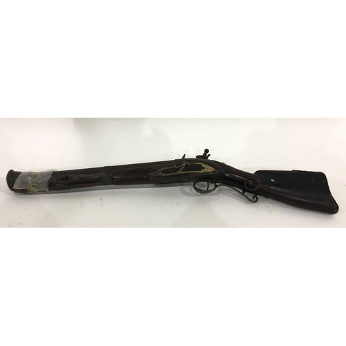 159H - Old flintlock hunting gun with brass furniture, 70cm long