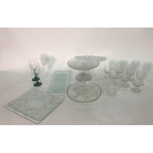 199 - Assorted glassware to include vases, bowls, hors d'oeuvres dish, glasses (4 boxes)