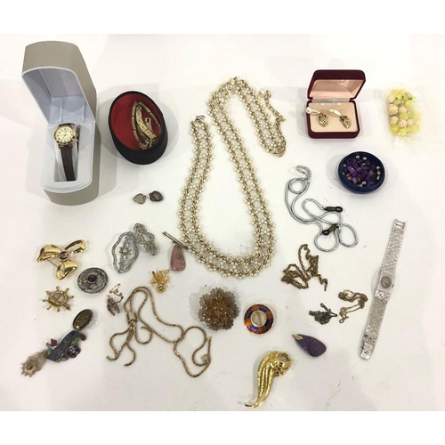 385 - Quantity of costume jewellery to include diamante brooches, Scottish thistle brooch, lady's white me... 