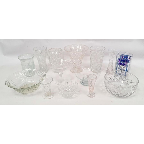 112 - Assorted glassware to include wines, bowls, vases, etc (1 shelf)