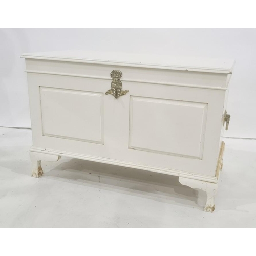 1346 - 20th century white painted trunk on claw and ball feet, 98cm wide