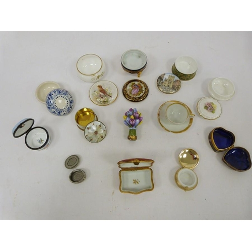 229 - Assorted lidded pots to include blue and white example marked 'A Fumanti Gubbio', Ayshford Fine Bone... 