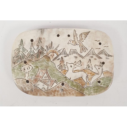 255 - An early 20th century horn trinket box, incised decoration of deer amongst mountainous landscape, hi... 