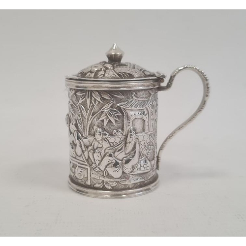 496 - Chinese Wang Hing embossed silver mustard pot, cylindrical and lidded, decorated autour with figures... 