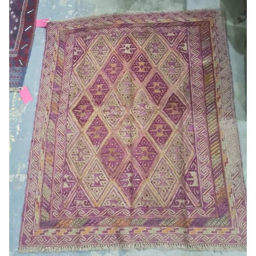 1043 - Gazak rug, 148 x 126cm