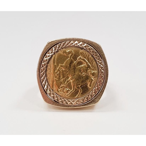 309 - Edwardian gold half-sovereign 1902 in 9ct gold ring mount, total weight approx. 12.5g