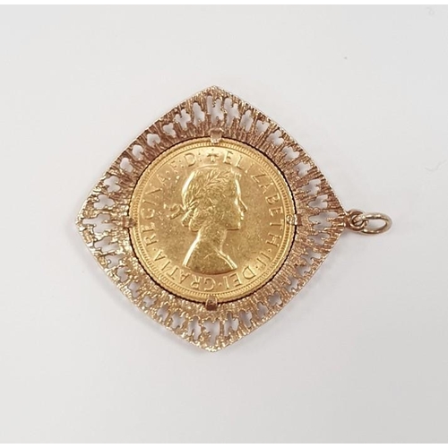 314 - Elizabeth II gold full sovereign 1968 in a 9ct gold pendant mount, total weight approx.. 11.4g