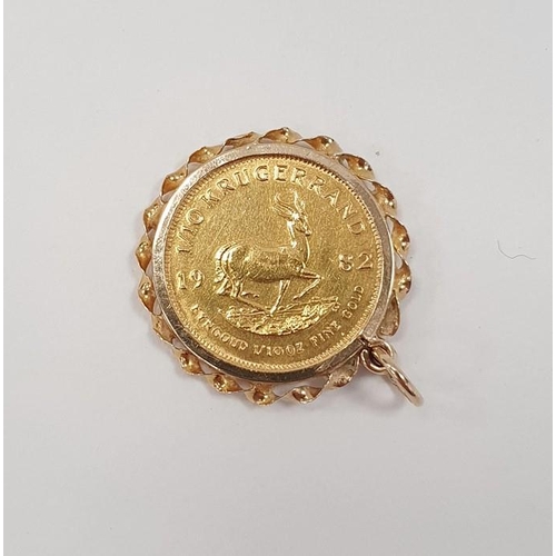 315 - 1982 one-tenth of a Krugerrand in a 9ct gold pendant mount, totalweight approx. 3.7g