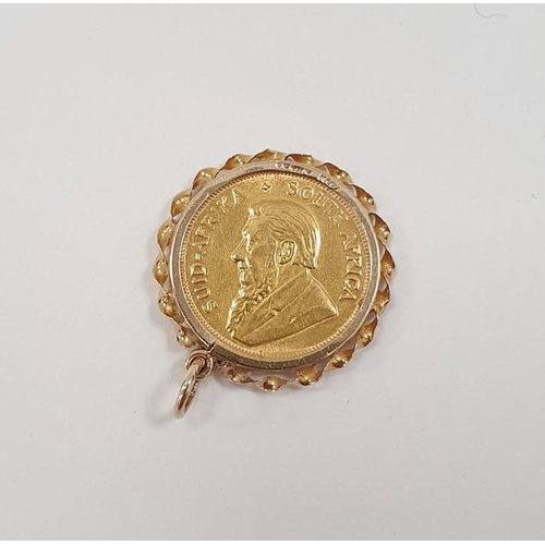 315 - 1982 one-tenth of a Krugerrand in a 9ct gold pendant mount, totalweight approx. 3.7g