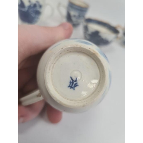 73 - Collection of Caughley and Chinese export porcelain, late 18th century, pseudo Chinese script marks ... 