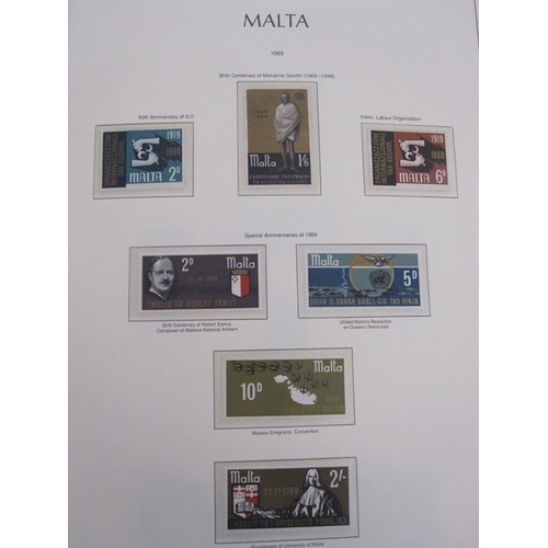 291 - Album of Malta stamps, page of 1/2d 1860 through to 1966 appears complete, includes 1922 10s black (... 