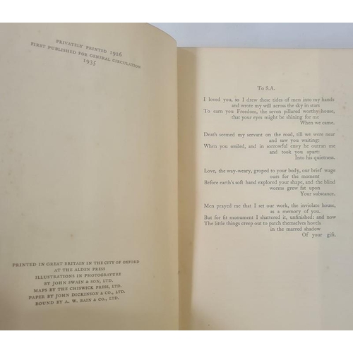 47 - Assorted volumes, including T.E. Lawrence 'Seven Pillars of Wisdom', 'By his friends', 'Goldsmith's ... 