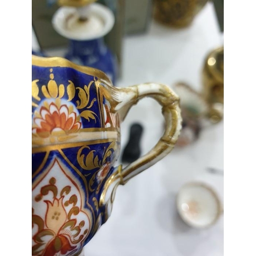 15 - English porcelain Imari pattern part tea service of fluted form, 1820's, printed and painted in gilt... 