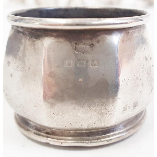 435 - Silver salt by Mappin & Webb, Birmingham 1925 and a matching mustard pot and cover, both of panelled... 