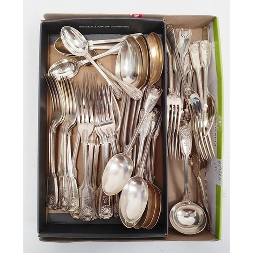 450 - George V silver flatware table service, fiddle, thread and shell pattern, London 1920, viz:- 15 tabl... 