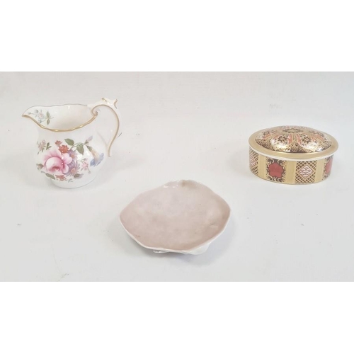 53 - Royal Crown Derby small box and cover of oval form decorated in the 'Old Imari' pattern, 7cm long, a... 