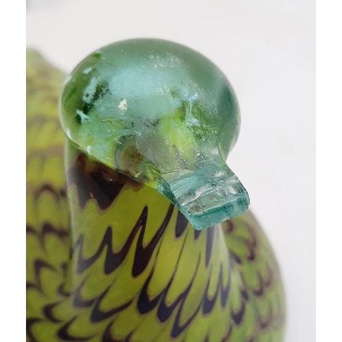 87 - Iittala Finland green glass bird designed by Oiva Toikka (af), a Murano style glass snail, three gla... 