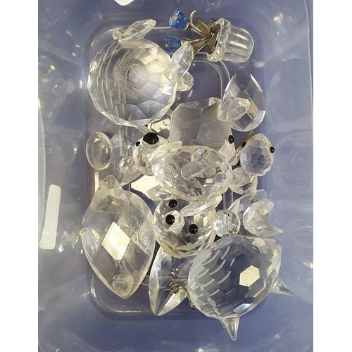 65 - Assorted items of Swarovski, to include paperweights, animals including frog, owl and kingfisher etc
