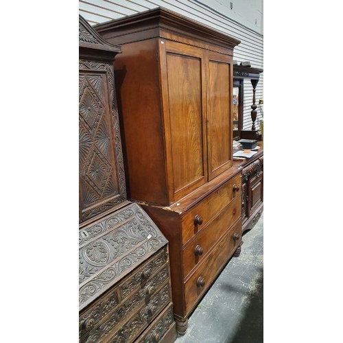 1188 - 19th century mahogany linen press, two flame mahogany doors enclosing linen press drawers, base thre... 