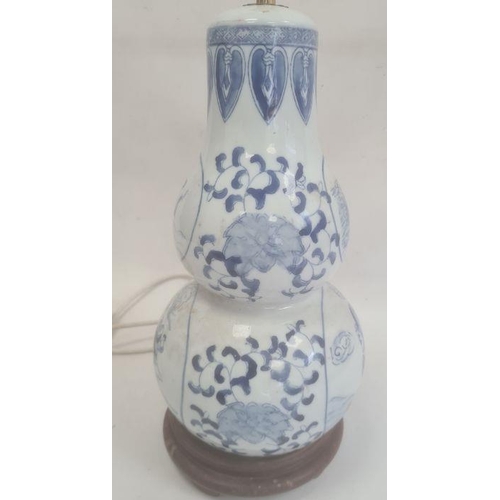 135 - Chinese blue and white double-gourd vase/table lamp on turned wooden base, 45cm high