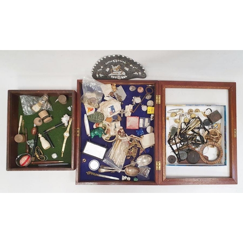 136 - Mixed lot of collectables to include miniature buttons, silk cigarette cards, silver plated spoons, ... 