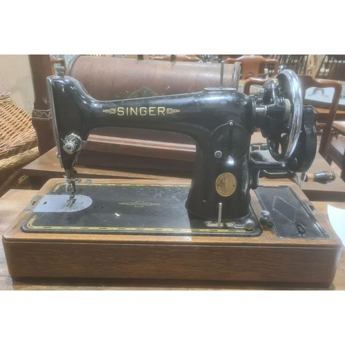 1418 - A Singer sewing machine