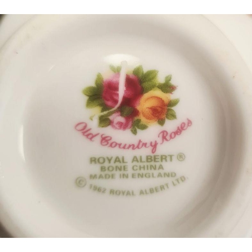 29 - Quantity of Royal Albert 'Old Country Roses' tea wares comprising seven cups and saucers, seven side... 