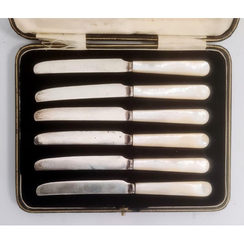 347 - Set of six 1920's silver and mother-of-pearl handled tea knives, Sheffield 1925, makers John Round &... 