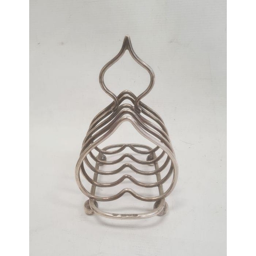 365 - Edward VII silver toast rack, heart-shaped, on bun feet, London 1902, maker William Hutton & Sons Lt... 