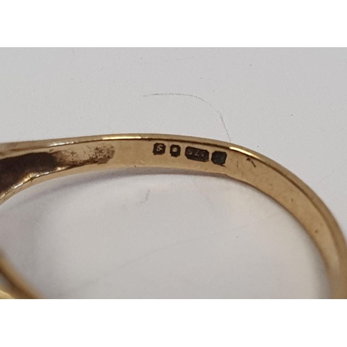 442 - 9ct gold ring, 1.5g approx., a 9ct gold St Christopher ring, 2.5g approx., a 9ct gold diamond and sa... 