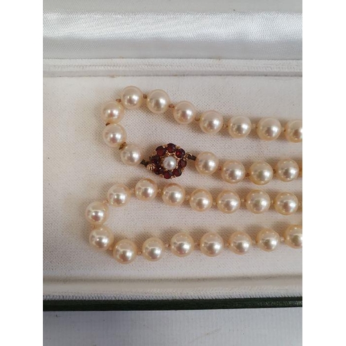 492 - Cultured pearl necklace, single strand, 44cm and the 9ct gold garnet and seed pearl cluster set clas... 