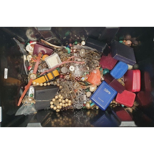 573 - Quantity of costume jewellery, necklaces, brooches, watches etc (1 box)