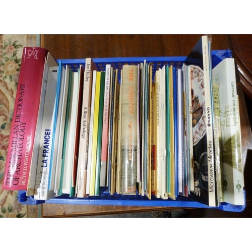 1003 - Quantity of children's annuals to include Sooty, Ladybird books, pamphlets, sporting interest, etc (... 