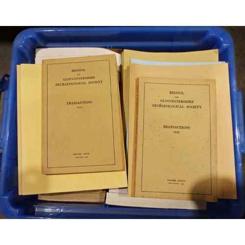 1025 - Assorted volumes to include biography, topography, the Bristol and Gloucestershire Archaeology Socie... 