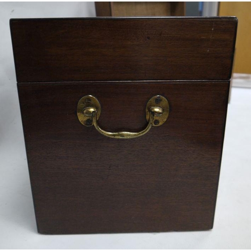 1076 - 19th century mahogany rectangular lidded box with brass carry handles and a similar oak example (2)