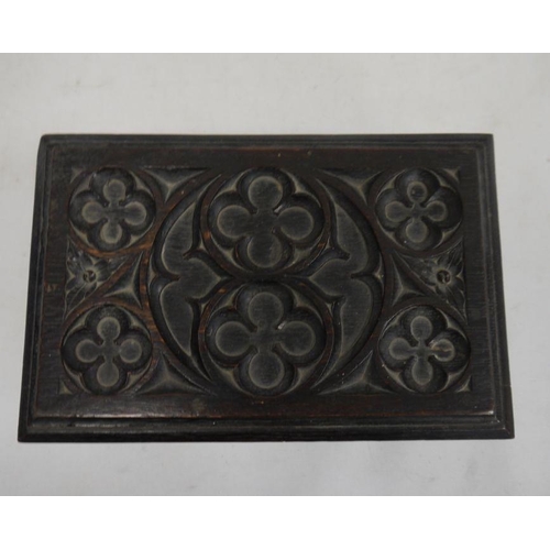 1077 - Early 20th century oak box with carved decoration