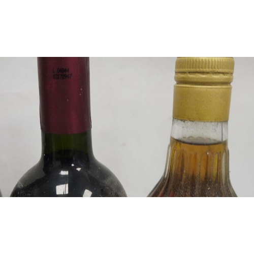 236 - One bottle La Croix de Beaucaillou Saint-Julien 1999, one bottle Peter Lehmann Barossa Valley 2003 '... 