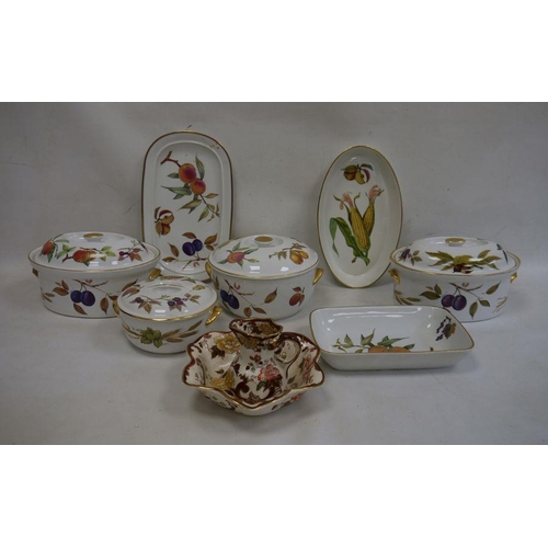 24 - Royal Worcester 'Evesham' pattern ware and other ceramic items