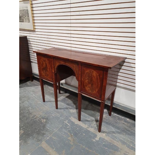 1155 - Georgian-style small mahogany sideboard, the rectangular top with broad crossbanded border and boxwo... 