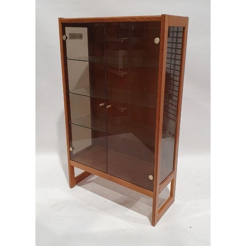 1221 - Pair of late 20th century glazed display cabinets (2)