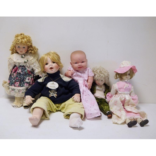 279 - Leonardo's collection porcelain doll 'Samantha' and a quantity of assorted porcelain dolls (1 box)