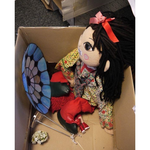 288 - A quantity of assorted loose collector's dolls to include Knightsbridge Collection, Rosie and Jim do... 