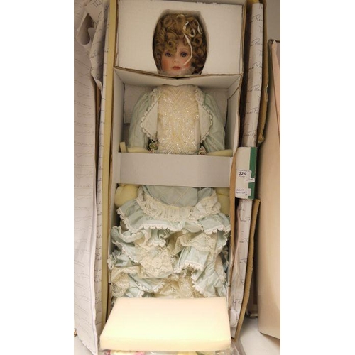 326 - A Master Piece Gallery limited edition collectors doll 'Miss Margaret' by Thelma Rench no. 675/2000,... 