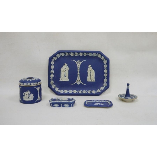 33 - Wedgwood Jasperware trinket tray and dressing table items (5)