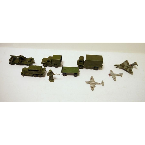 356 - Quantity of loose diecast military Dinky toys to include 641 Army 1 Ton Cargo Truck, 623 Army Wagon,... 