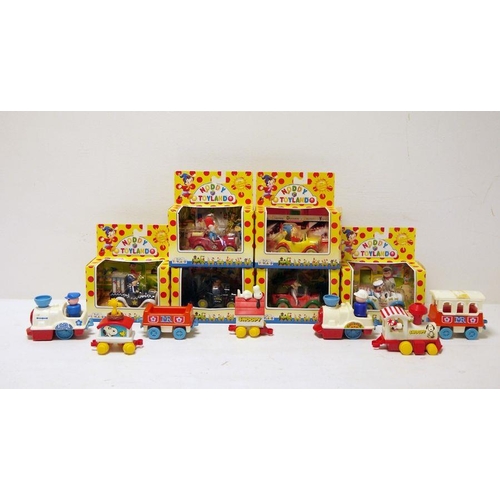 390 - Full set of Lledo Noddy Toyland diecast models to include 'Noddy's car', Toyland fire engine', Mr Sp... 