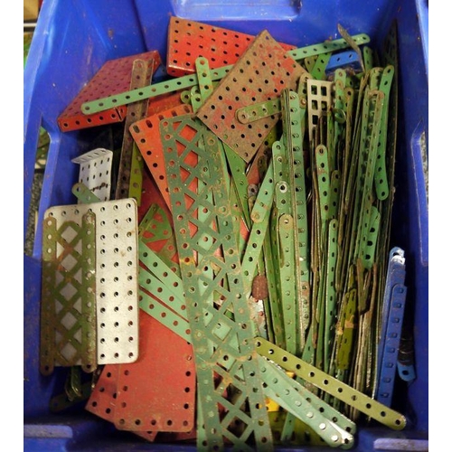 418 - A large quantity of loose Meccano (six boxes)